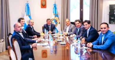 El gobernador Marcelo Orrego anunció la construcción de una nueva planta solar en San Juan